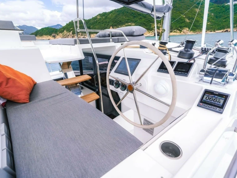 Wynajmij Katamaran z lub bez skippera Fountaine Pajot w Le Marin