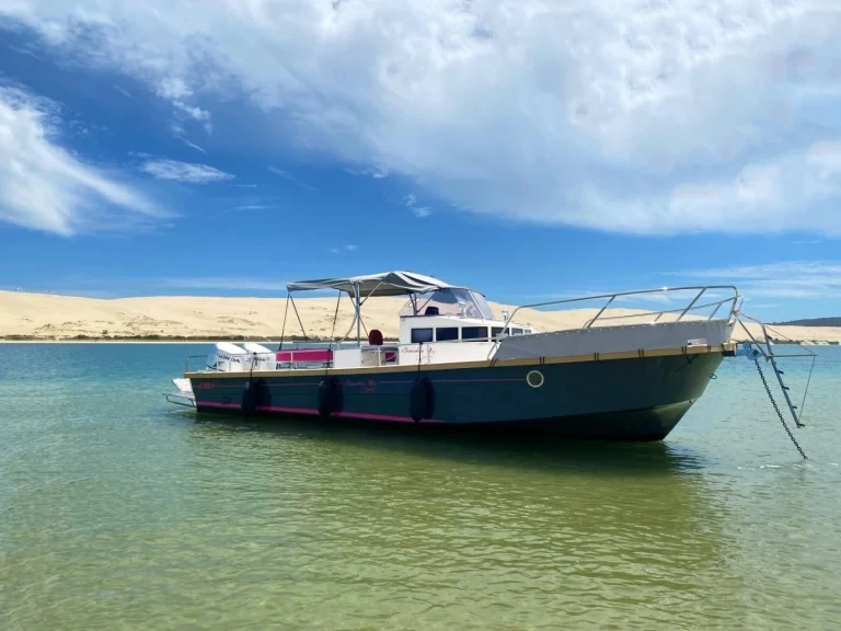 Wynajem Motorówka Beacher z patentem 