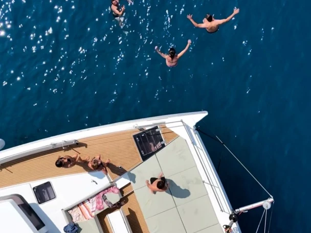 Wynajmij Bali Bali 5.4 w Kastel Gomilica