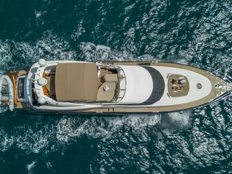 Wynajem Luksusowy jacht Sunseeker z patentem 