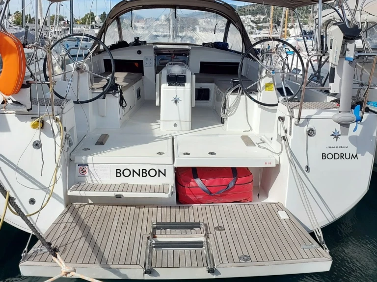 Wynajem Żaglowiec w Bodrum - Jeanneau Sun Odyssey 440