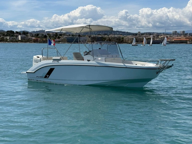Wynajmij Bénéteau Flyer 7 SPACEdeck w Antibes