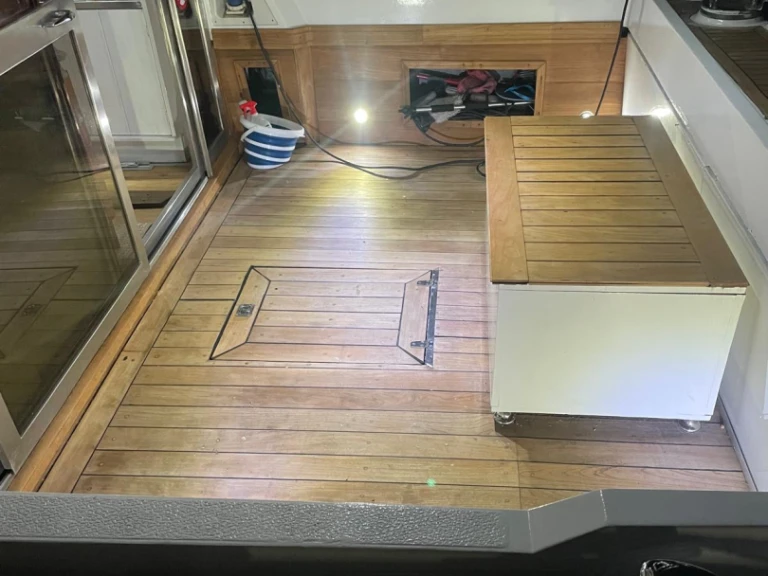 Wynajem łodzi Posillipo Martinica 42  w Angera na SamBoat 