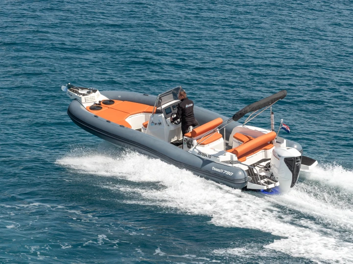 Wynajem Łódż półsztywna w Trogir - Marlin Boat 790 Pro Dynamic