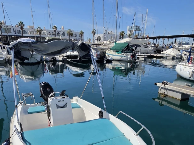 Wynajem w Alicante- Stable 400 na SamBoat