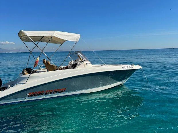 Grand Boats 2 między profesjonalistami a osobami prywatnymi w Alicante