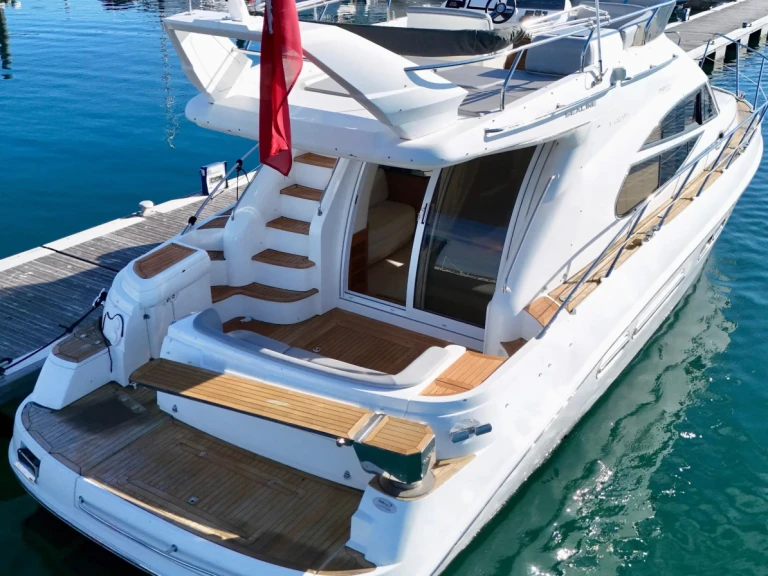 Wynajem łodzi Antibes tanio F425 