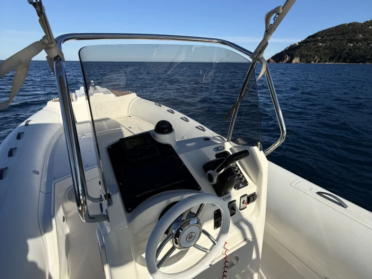 Wynajem w Cannes- Capelli Capelli 700 Sun na SamBoat