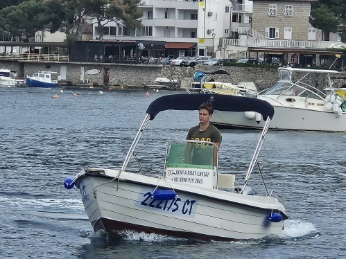 Reful marine Reful 490 open między profesjonalistami a osobami prywatnymi w Cavtat
