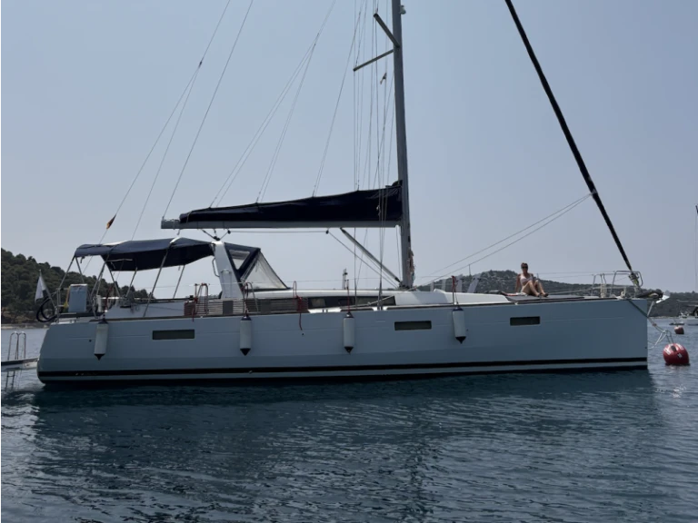 Bénéteau Oceanis 45 między profesjonalistami a osobami prywatnymi w Rogoznica