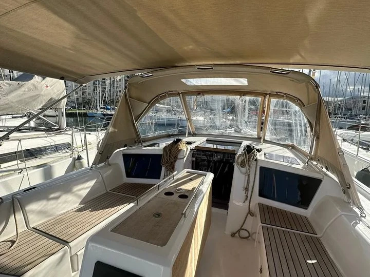 Wynajem łodzi Cagliari tanio Dufour 390 GL
