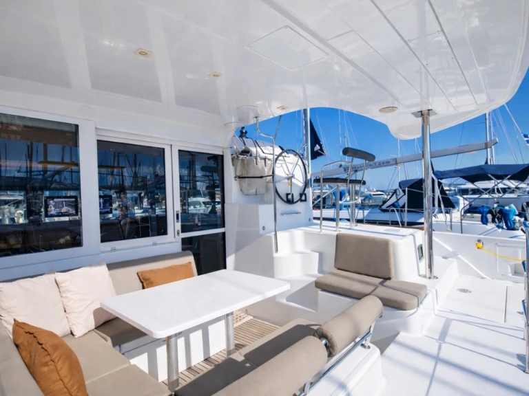 Wynajmij Katamaran z lub bez skippera Lagoon w Antibes