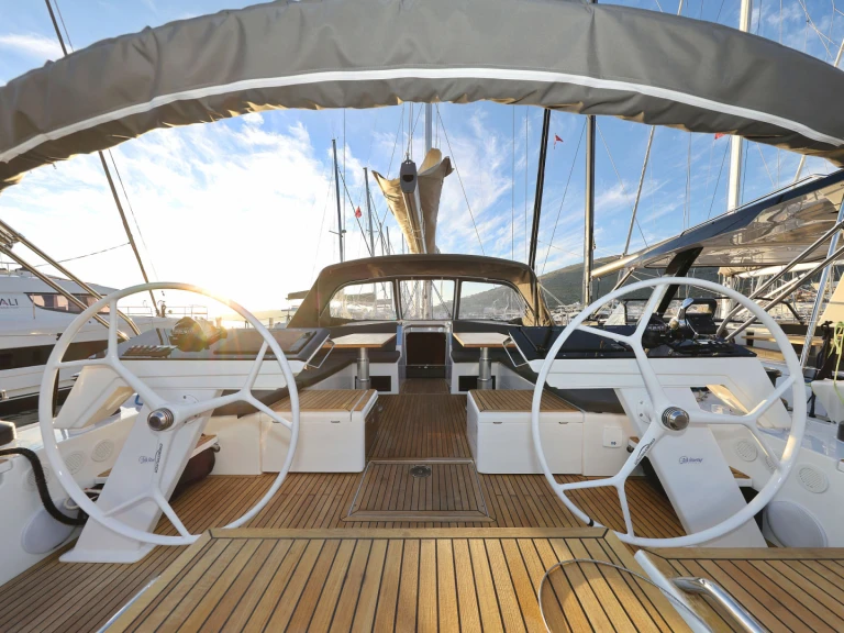 Wynajmij Hanse Hanse 510 w Donji Seget