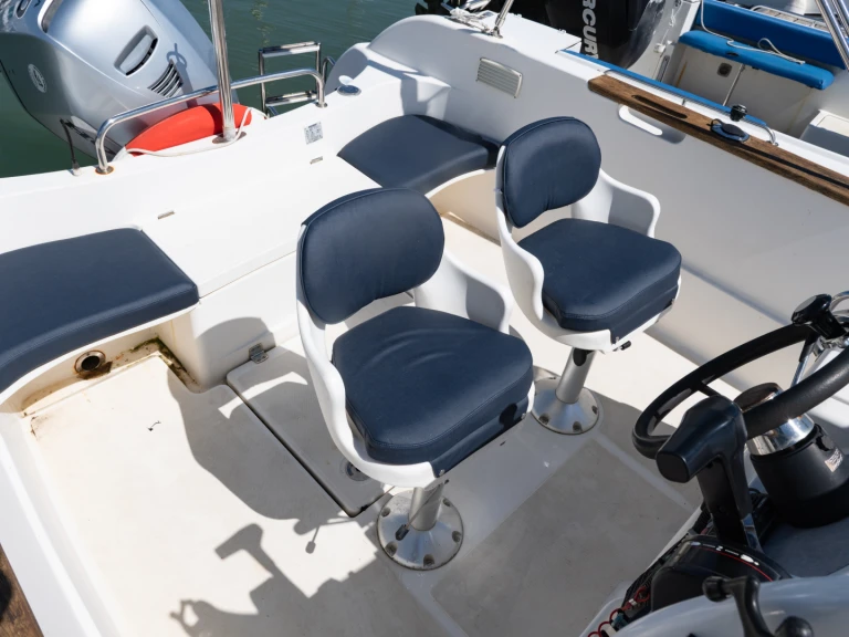 Wynajem łodzi Royan tanio Quicksilver 630 Commander