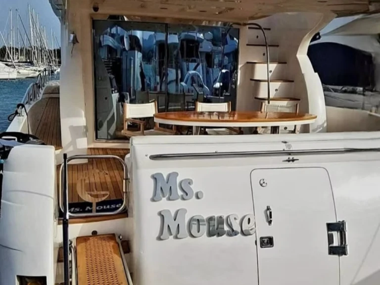 Wynajem Luksusowy jacht w Gouvia - Gulf Craft Majesty 66