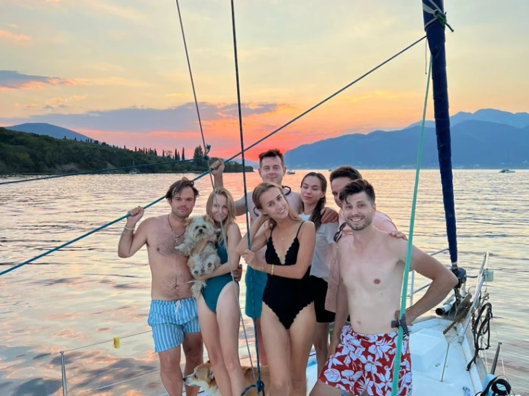 Żaglowiec do wynajmu w Tivat w najlepszej cenie