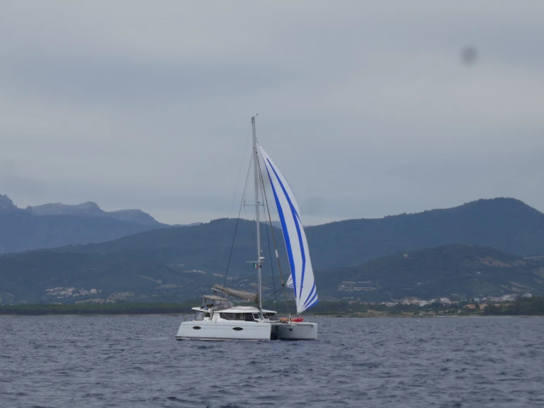 Fountaine Pajot Helia 44 Maestro między profesjonalistami a osobami prywatnymi w Canet-en-Roussillon