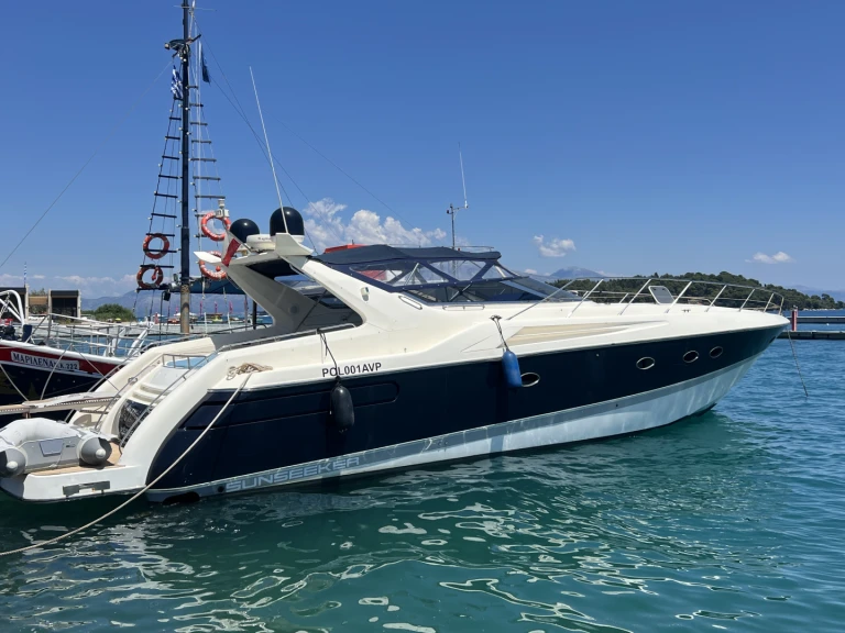 Wynajmij Sunseeker Camargue 55 w Nydri