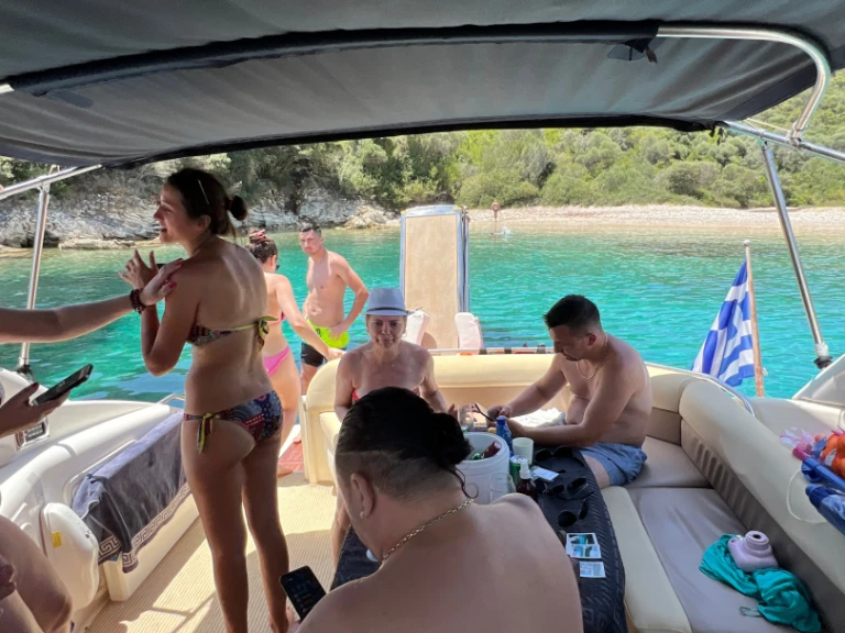 Wynajem Motorówka w Nydri - Sunseeker Portofino 400