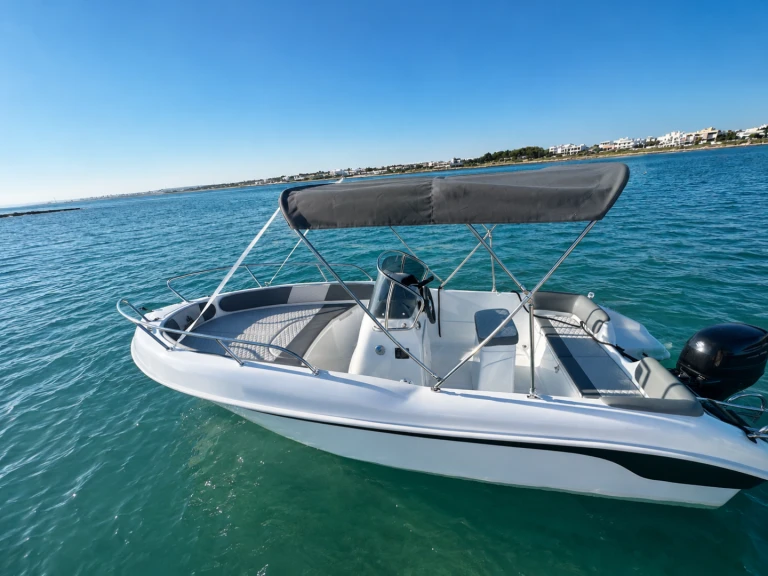 Wynajem łodzi Porto Cesareo tanio Open 5.65