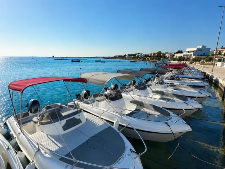 Wynajem łodzi Porto Cesareo tanio Open 5.65
