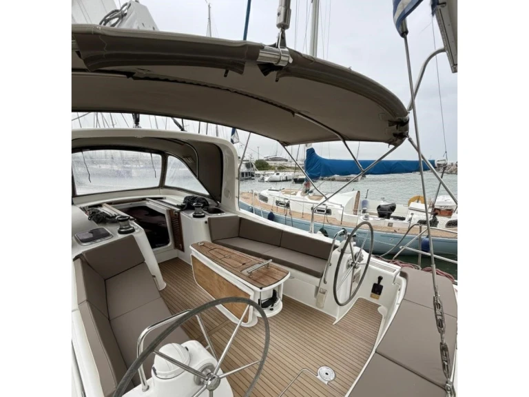 Wynajem łodzi Nikiána tanio Oceanis 50 Family
