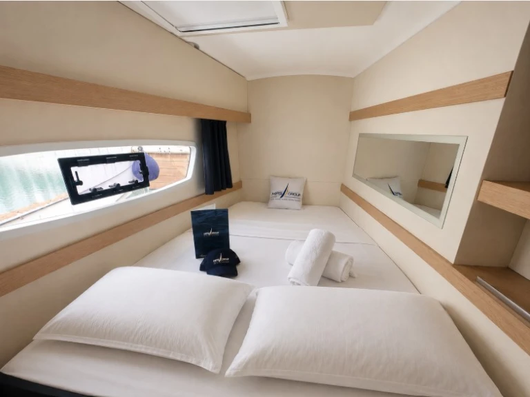 Wynajmij Katamaran z lub bez skippera Fountaine Pajot w Cogolin