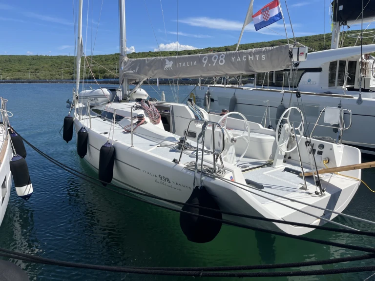 Italia Yachts Italia 9.98 między profesjonalistami a osobami prywatnymi w Punat