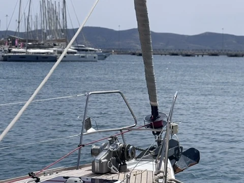 Wynajmij Jeanneau Jeanneau 53 w Lavrio