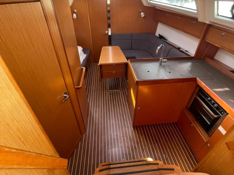 Wynajem Żaglowiec w Punta Ala - Bavaria Cruiser 37