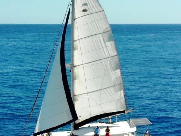 Wynajmij Katamaran z lub bez skippera Fountaine Pajot w Nosy Be