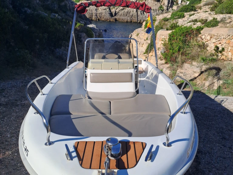 Motorówka do wynajmu w Ciutadella de Menorca w najlepszej cenie