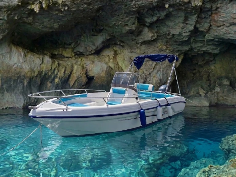 Wynajem Motorówka w Alghero - Ranieri Soverato 545