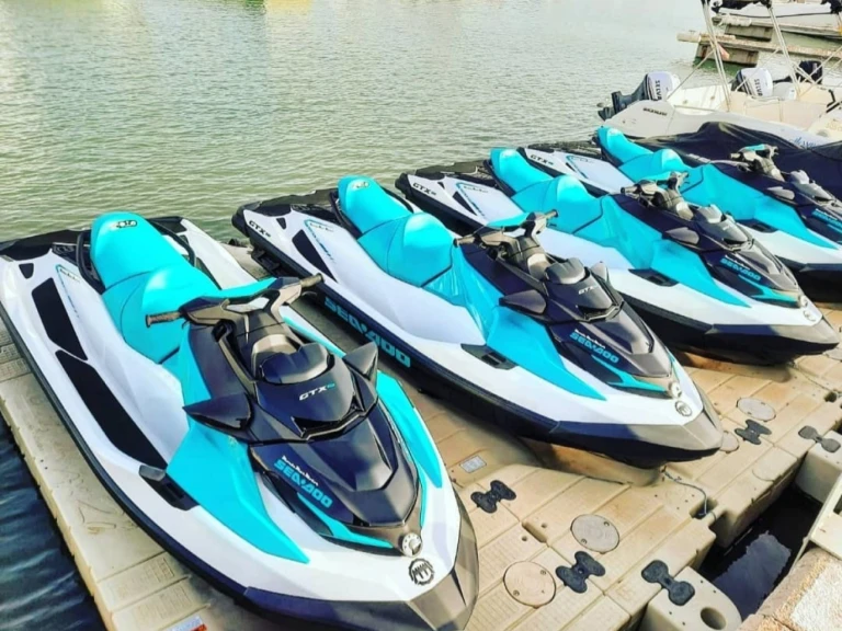Wynajmij Sea-Doo GTX 130 w Les Issambres