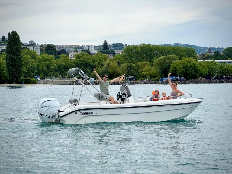 Poseidon BLU WATER 185 między profesjonalistami a osobami prywatnymi w Meillerie