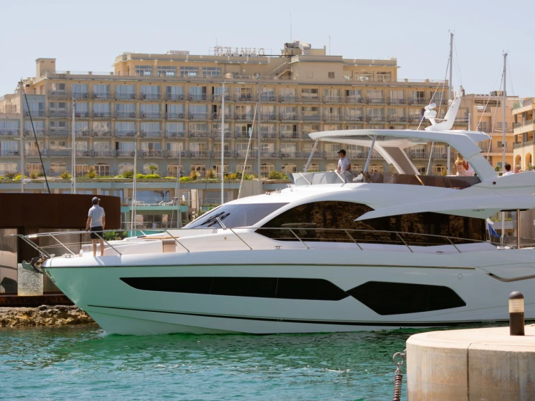 Wynajmij Luksusowy jacht z lub bez skippera Sunseeker w San Ġiljan