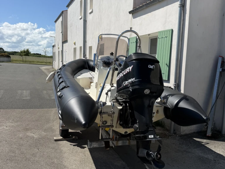 Wynajem łodzi La Cotinière tanio Sunrider 550