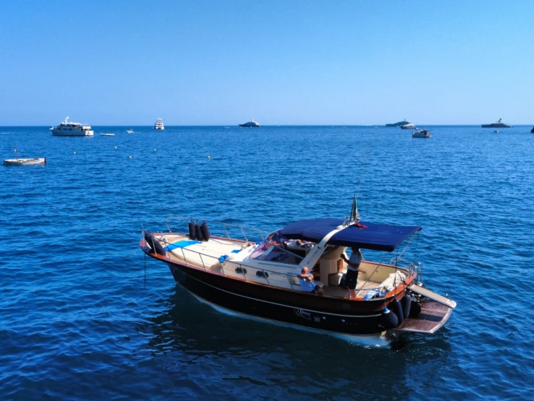 Wynajem łodzi Fratelli Aprea Sorrento 32 Semi Cabinato w Salerno na SamBoat 