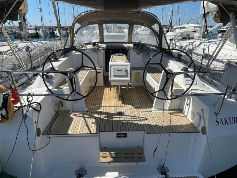 Wynajem Żaglowiec Bavaria z patentem 