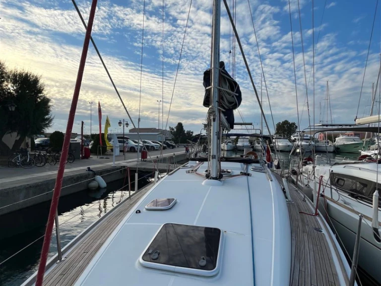 Wynajem łodzi Jeanneau Sun Odyssey 42 i Performance w Póros (City) na SamBoat 