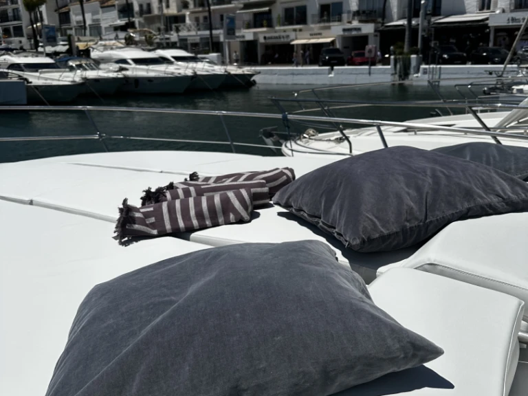 Wynajmij Motorówka z lub bez skippera Sea Ray w Marbella