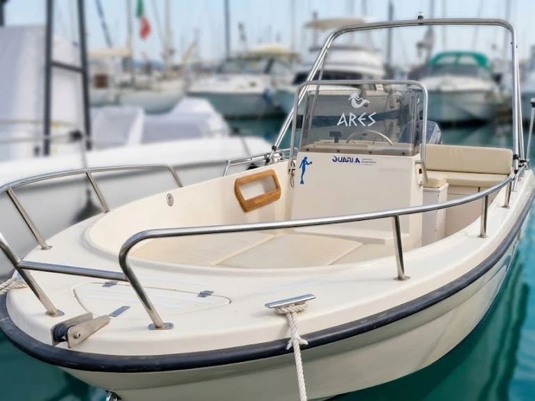 Motorówka do wynajmu w Porto di Alghero w najlepszej cenie