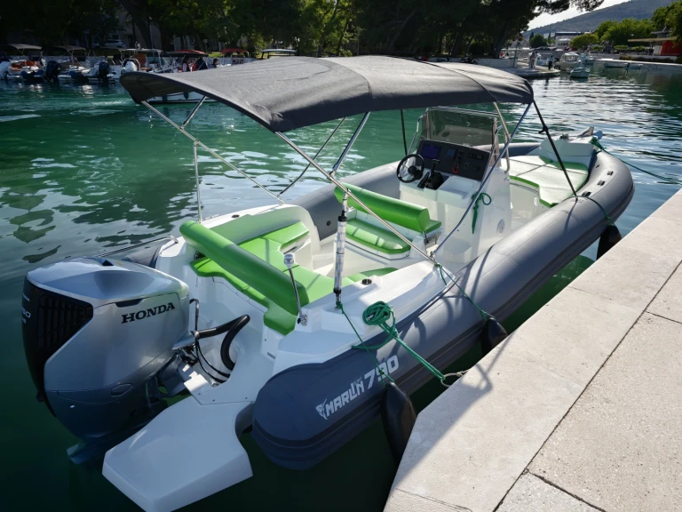 Wynajmij Łódż półsztywna z lub bez skippera Marlin Boat w Split