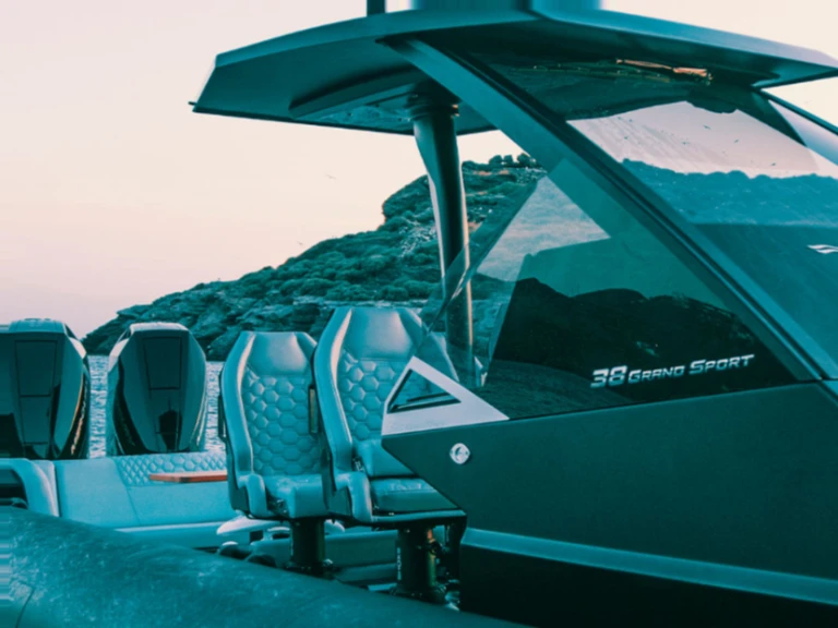 Wynajem Łódż półsztywna w Kýthnos (City) - Technohull GRAND SPORT 38