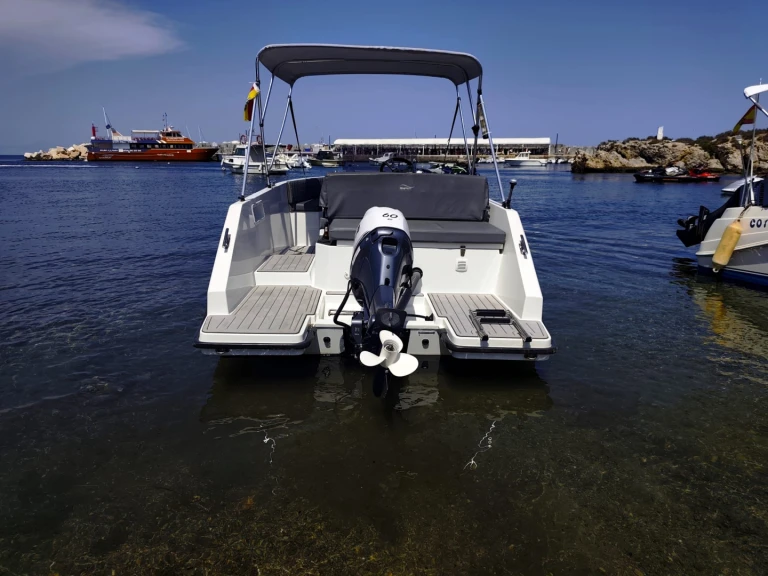 Motorówka do wynajmu w Port d'Alicante w najlepszej cenie