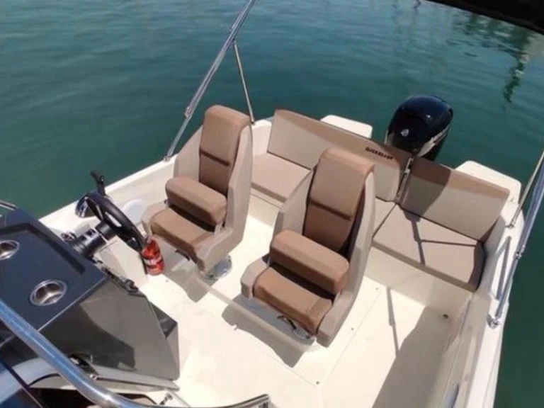 Wynajem łodzi Quicksilver Quicksilver 605 Sundeck w Club Nàutic Ca'n Picafort na SamBoat 