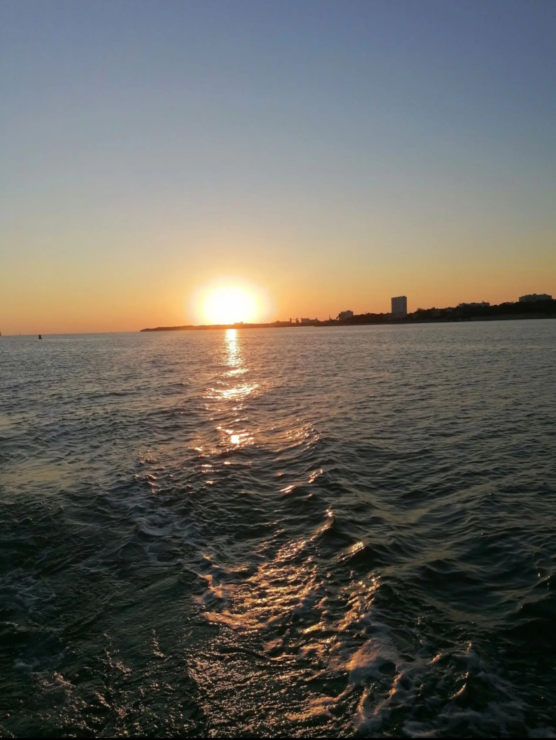 Żaglowiec do wynajmu w La Rochelle w najlepszej cenie