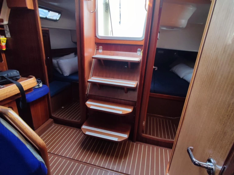 Bavaria Bavaria 37 Cruiser między profesjonalistami a osobami prywatnymi w Puerto Altea