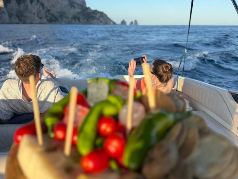 Wynajem Motorówka w Capri - Fratelli Aprea Sorrento 7,50 open cruise