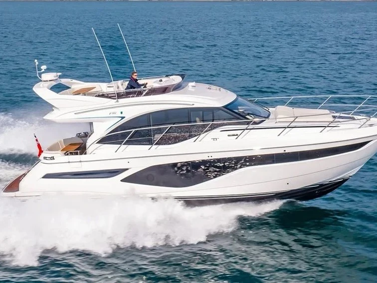 Wynajmij Princess Princess 50 Flybridge - 3 + 1 cab. w Punat